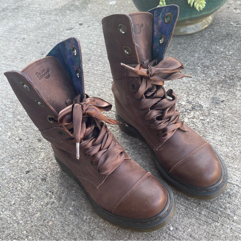 DR MARTENS Aimilie Fold Over Lace Up Boots Size 7